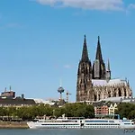 Elite An Der Universitaet Pensionat