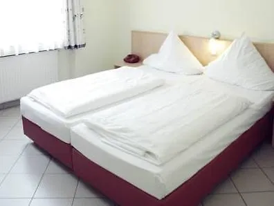 Elite An Der Universitaet Pensionat 2*