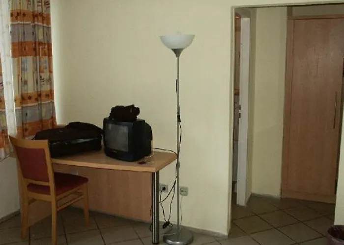 Elite An Der Universitaet Vendégház Köln